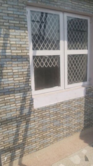 Bathroom in 1 RK Apartment at Mayur Vihar – for Rent