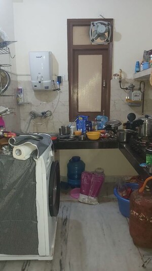 Master Bedroom in 1.5 BHK Builder Floor at Mayur Vihar – for Rent