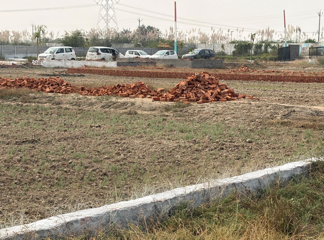 Plot For Sale in Jewar