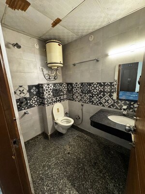 Master Bedroom in 1 BHK Builder Floor at Sector 38 – for Rent