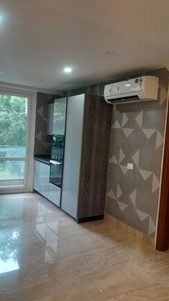 4 BHK + Pooja Room,Servant Room Builder Floor For Rent in Unitech South City II
