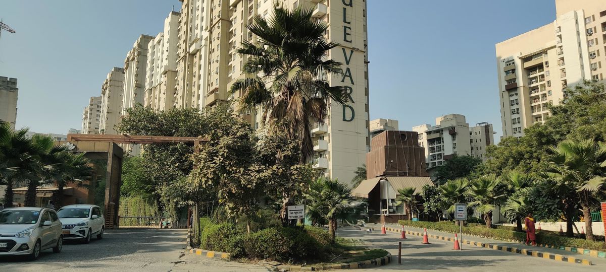 3 BHK + Servant Room 1717 Sq.Ft. Apartment in 3C Lotus Boulevard