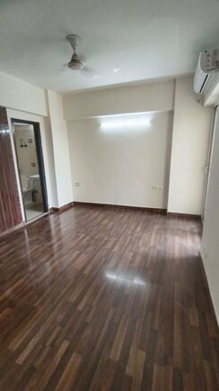 2 BHK + Study Room Apartment For Rent in Sethi Max Royal