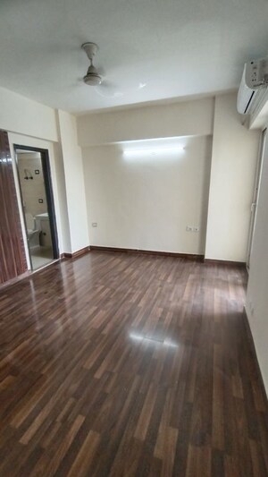 2 BHK Apartment For Rent in Sethi Max Royal, Sector 76