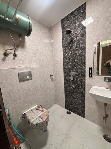 Master Bedroom in 1 BHK Builder Floor at Saket – for Rent