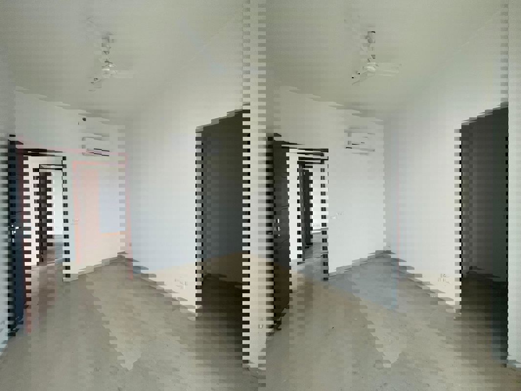 4 BHK + Pooja Room,Servant Room,Extra Room Apartment For Rent in Shapoorji Pallonji Joyville Tower Crown