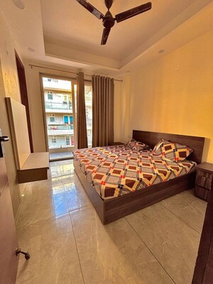 Bedroom in 2 BHK Apartment at Neb Sarai – for Rent