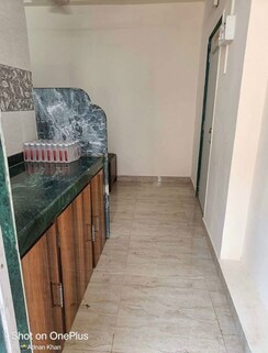 1 RkApartment For Rent in Juhu Trishul