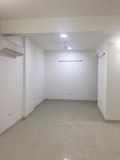 Retail Shop For Rent in Malviya Nagar