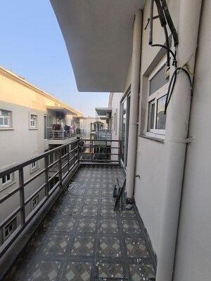 Balcony in 3 BHK Builder Floor at BPTP Amstoria, Sector 102 – for Rent