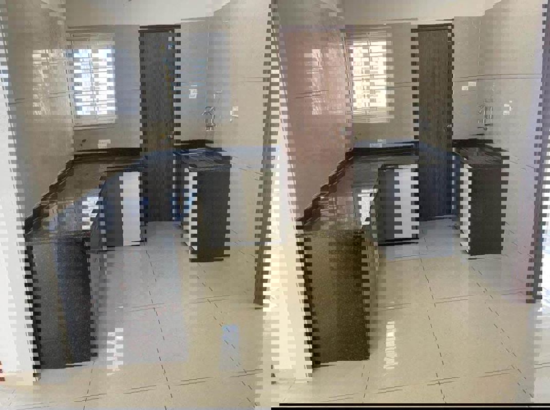 3 BHK + Pooja Room 1200 Sq.Ft. Apartment in Wadhwa Rhodesia