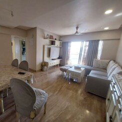 2 BHK + Pooja Room Apartment For Rent in Karishma Apartments Khar West
