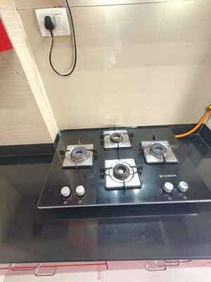 Furnished Amenities in 2 BHK Apartment at K Raheja Heights, Malad East – for Rent