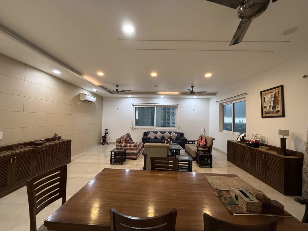 4 BHK + Pooja Room,Servant Room,Store Room Apartment For Rent in 3C Lotus 300