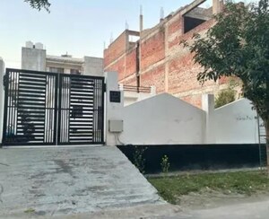  Plot For Sale in Kalindi Kunj