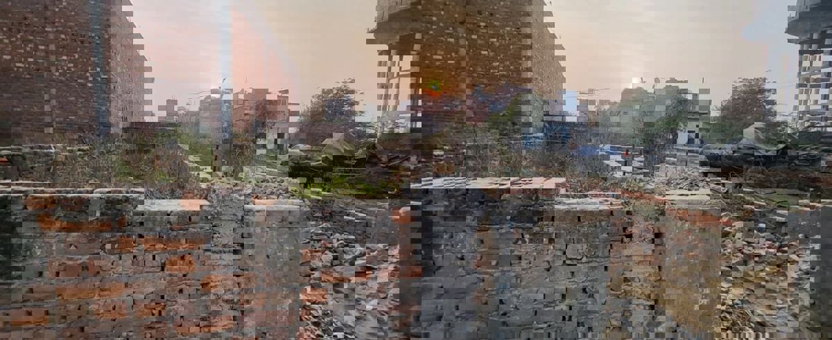 Plot For Sale in Dlf Ankur Vihar