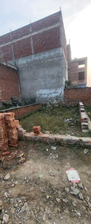  Plot For Sale in Dlf Ankur Vihar