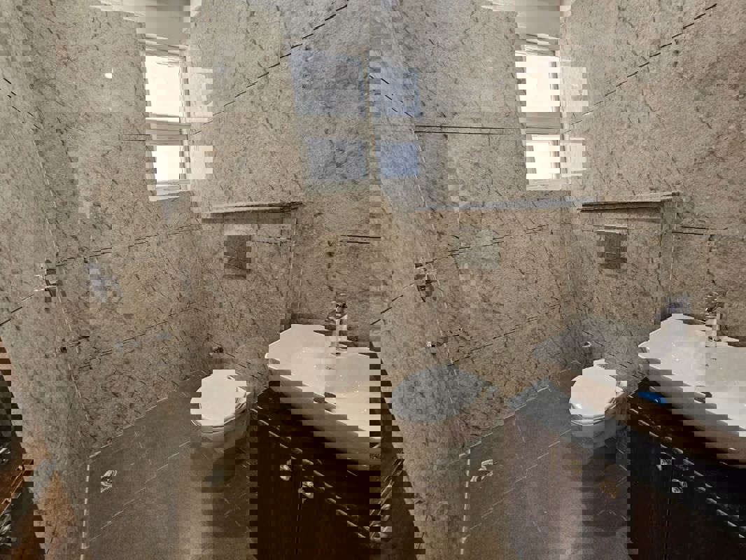 3 BHK Apartment For Sale in Pir Machalla