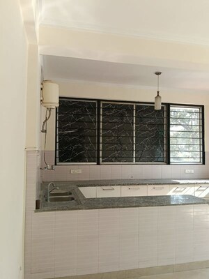 Furnished Amenities in 2 BHK Apartment at Sector 50 – for Rent