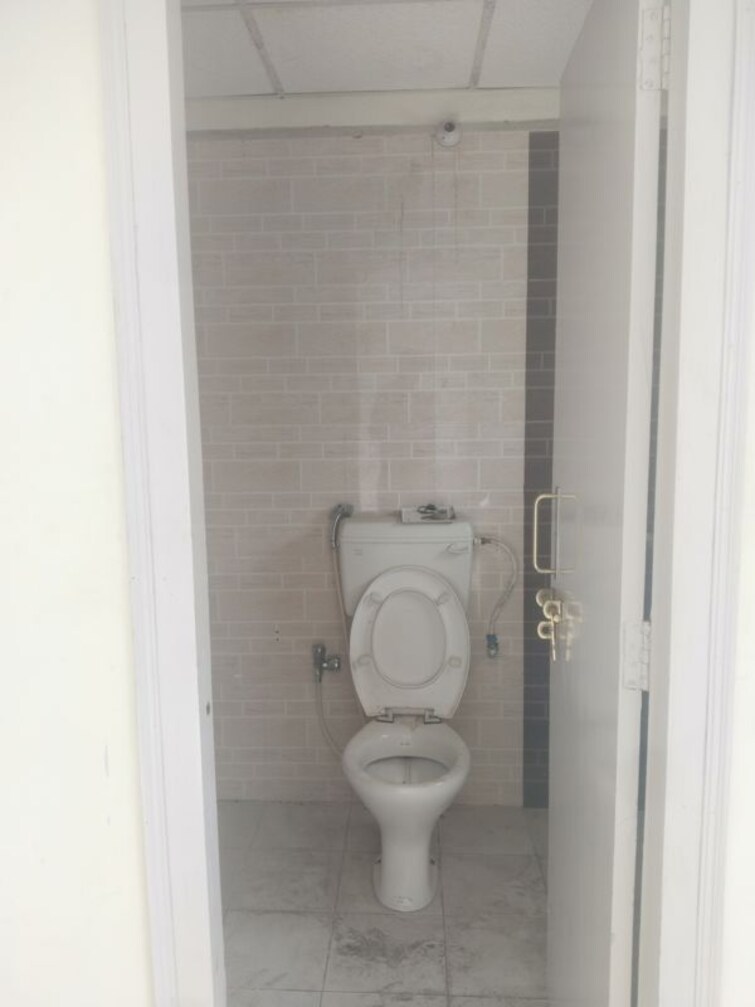 Bathroom, gomti nagar 2 Bedroom 850 Sq.Ft. Apartment In Gomti Nagar Lucknow 9829427