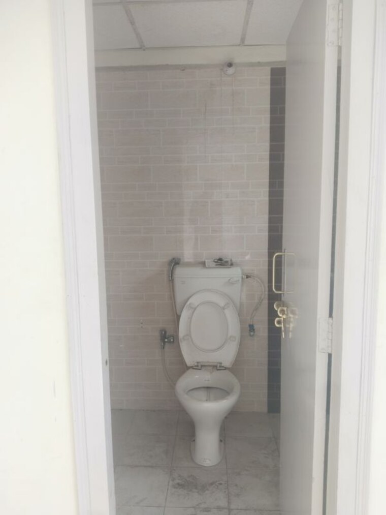 Bathroom, gomti nagar 2 Bedroom 850 Sq.Ft. Apartment In Gomti Nagar Lucknow 9829427