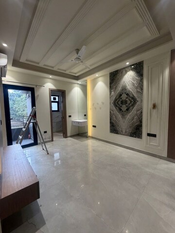 Room in 3 BHK Builder Floor at Sector 45 – for Rent