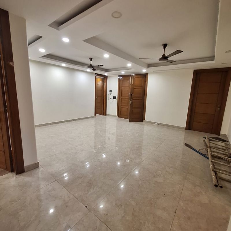 4 BHK + Servant Room Builder Floor For Rent in Sector 42