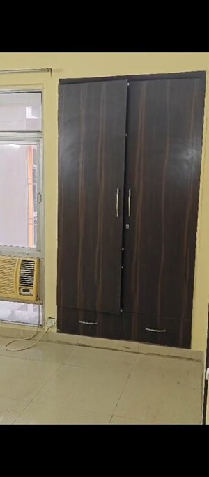 Furnished Amenities in 3 BHK Apartment at Piyush Heights, Sector 89 – for Rent