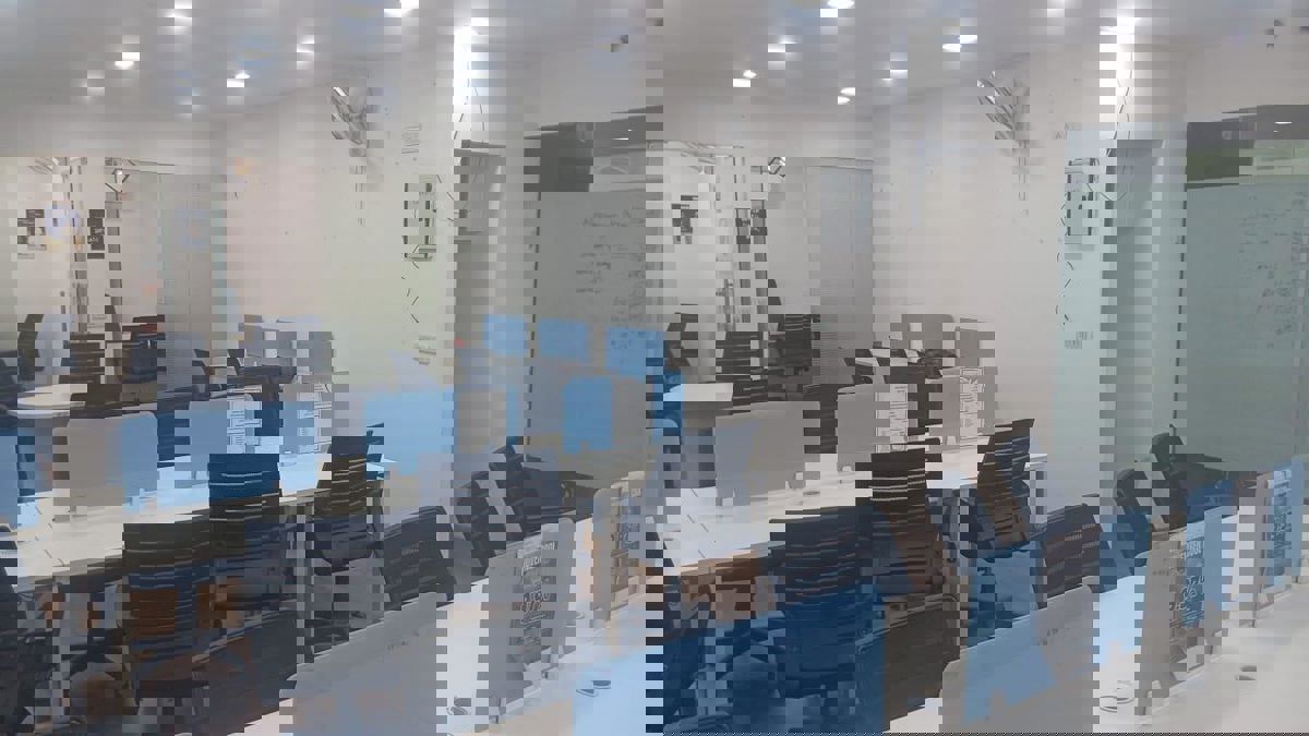 Office Space For Rent in Sector 63