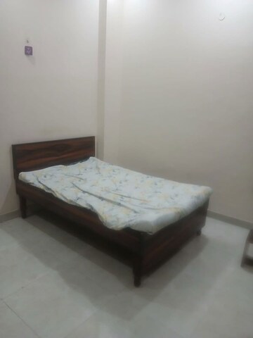 1 RK Builder Floor For Rent in Sector 37