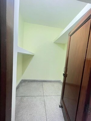 Building Lobby in 2 BHK Builder Floor at Sector 36 – for Rent