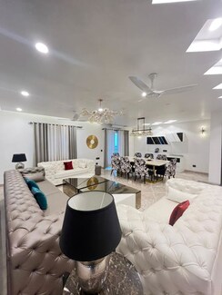 5 BHK + Servant Room,Extra Room Villa For Sale in Mahagun Mirabella