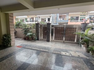 Parking in 3 BHK Apartment at Ardee City, Sector 52 – for Rent