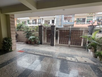 Parking in 3 BHK Apartment at Ardee City, Sector 52 – for Rent