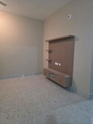 Room in 1 BHK Builder Floor at Patrapada – for Rent