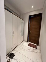 5 BHK + Pooja Room,Servant Room 729 Sq.Yd. Builder Floor in Sector 14