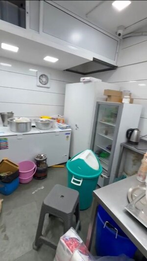 Team Area in  Shop at Evershine Apartment 2, Andheri West – for Rent