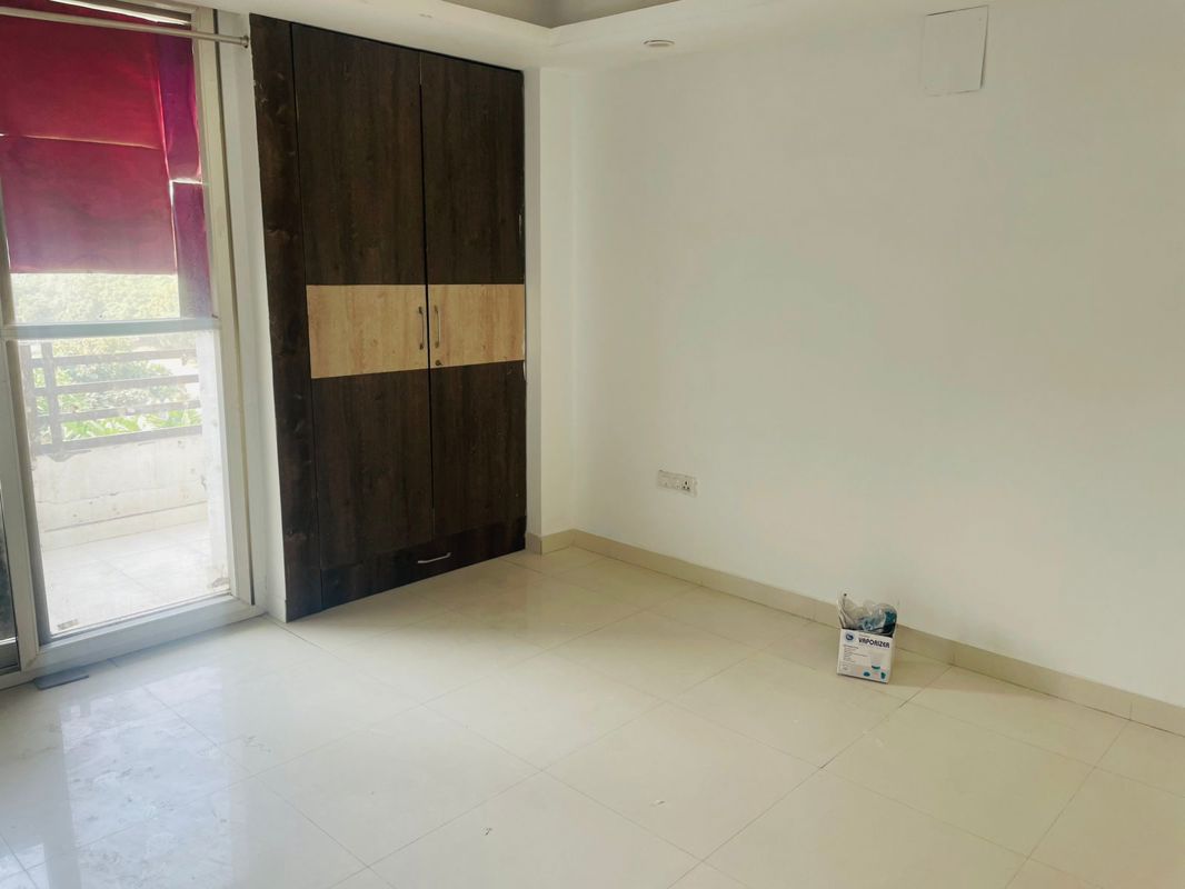3 BHK 1560 Sq.Yd. Apartment in Ansal Sushant Estate