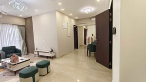 Room in 3 BHK Apartment at Kalpataru Radiance, Goregaon West – for Rent