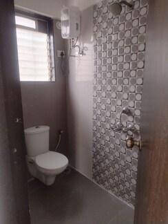 3 BHK + Extra Room Apartment For Rent in Hi Tech Castle