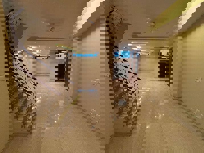 Plot For Sale in Sushant Lok 2