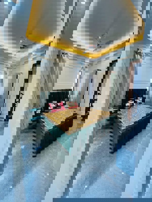 StudioBuilder Floor For Rent in Sector 45