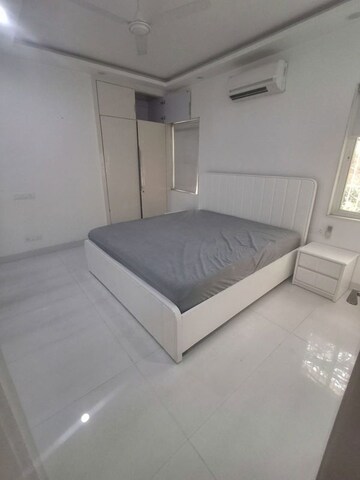 Room in 2 BHK Builder Floor at Hauz Khas – for Rent