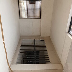 Staircase in 1 RK Apartment at Dlf City Phase 3 – for Rent