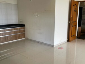 Room in 2 BHK Apartment at Nyati Evita, Dhanori – for Rent