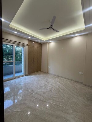 Room in 3 BHK Builder Floor at Chittaranjan Park – for Rent