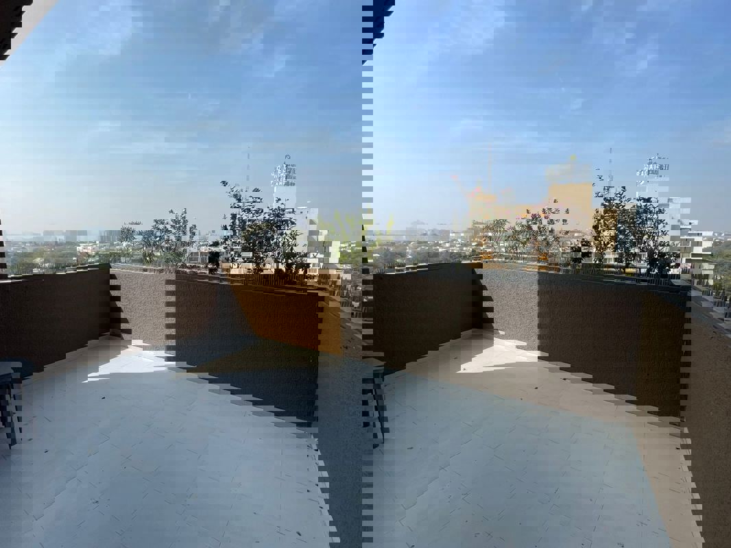 Office Space For Rent in Thaltej