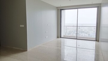 Room in 3 BHK Apartment at Oberoi Maxima, Andheri East – for Sale