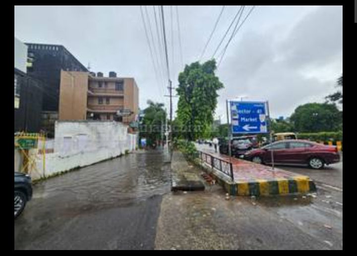 Plot For Sale in Sector 63A