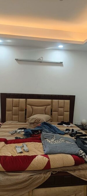 Bedroom in 2.5 BHK Apartment at Aims Golf City, Sector 75 – for Rent